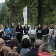 Gedenkfeier am Ort des ehemaligen KZ-Außenlagers Dipoldsau Chor der Mittelschule Weyer bei der Gedenkfeier am Ort des ehemaligen KZ-Außenlagers Dipoldsau